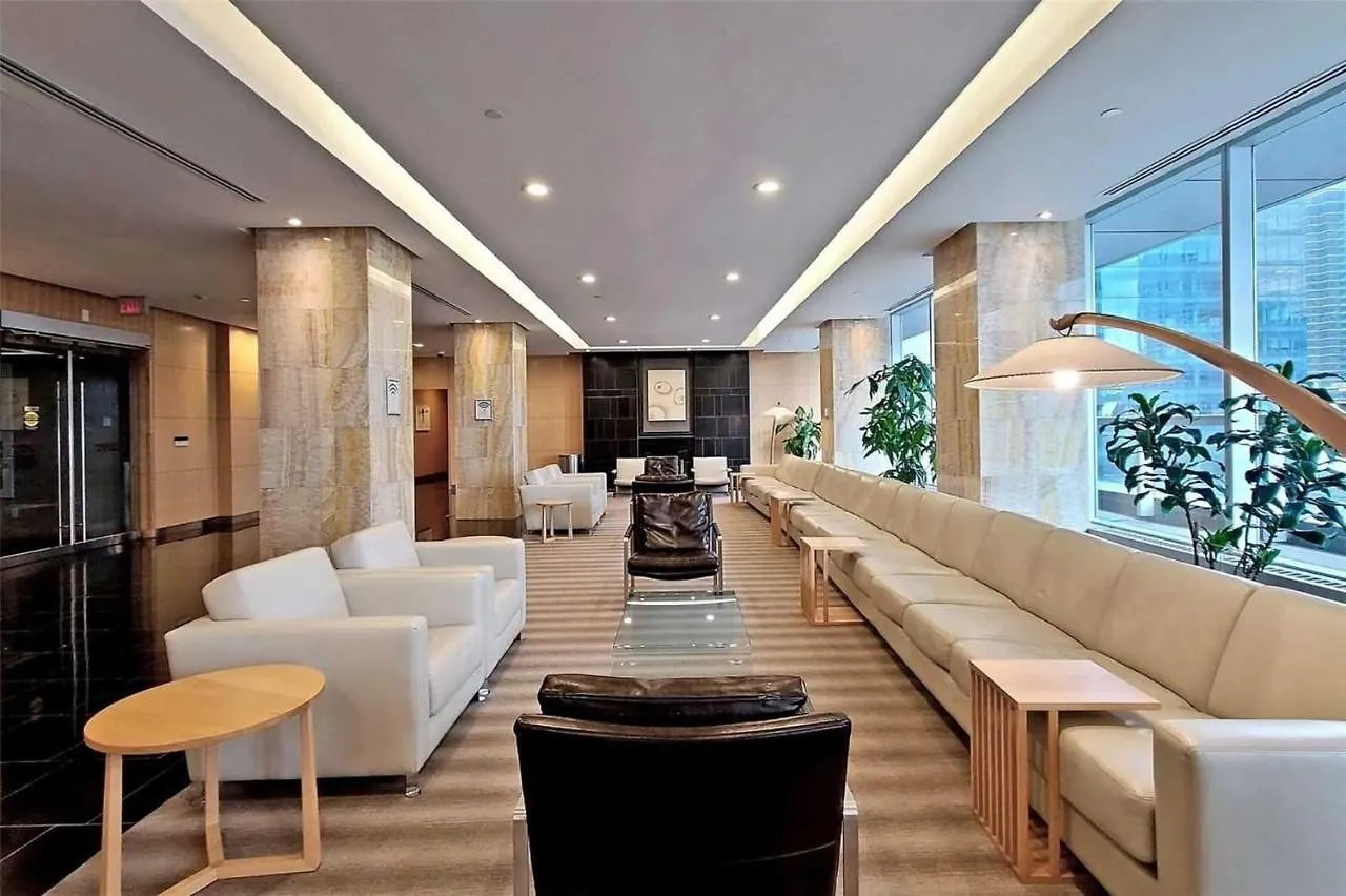Newly Renovated Cozy Condo/Union Station Toronto Homestay