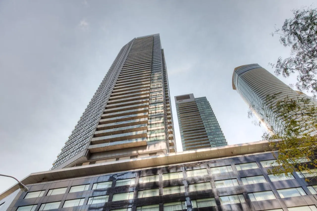 Newly Renovated Cozy Condo/Union Station Toronto Canada
