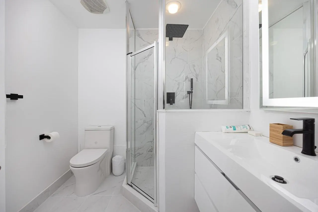 Homestay Newly Renovated Cozy Condo/Union Station Toronto