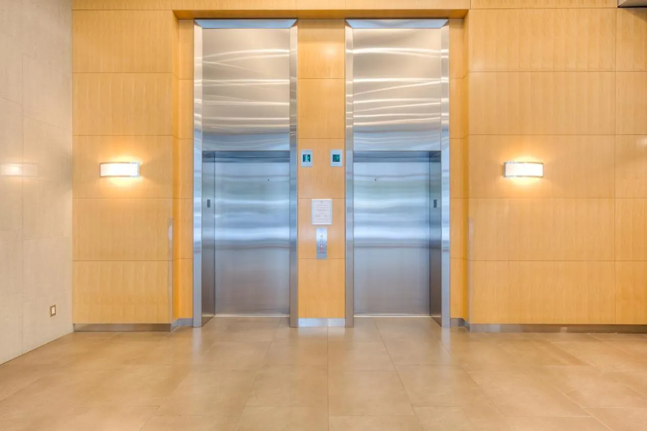 Newly Renovated Cozy Condo/Union Station Toronto 0*,