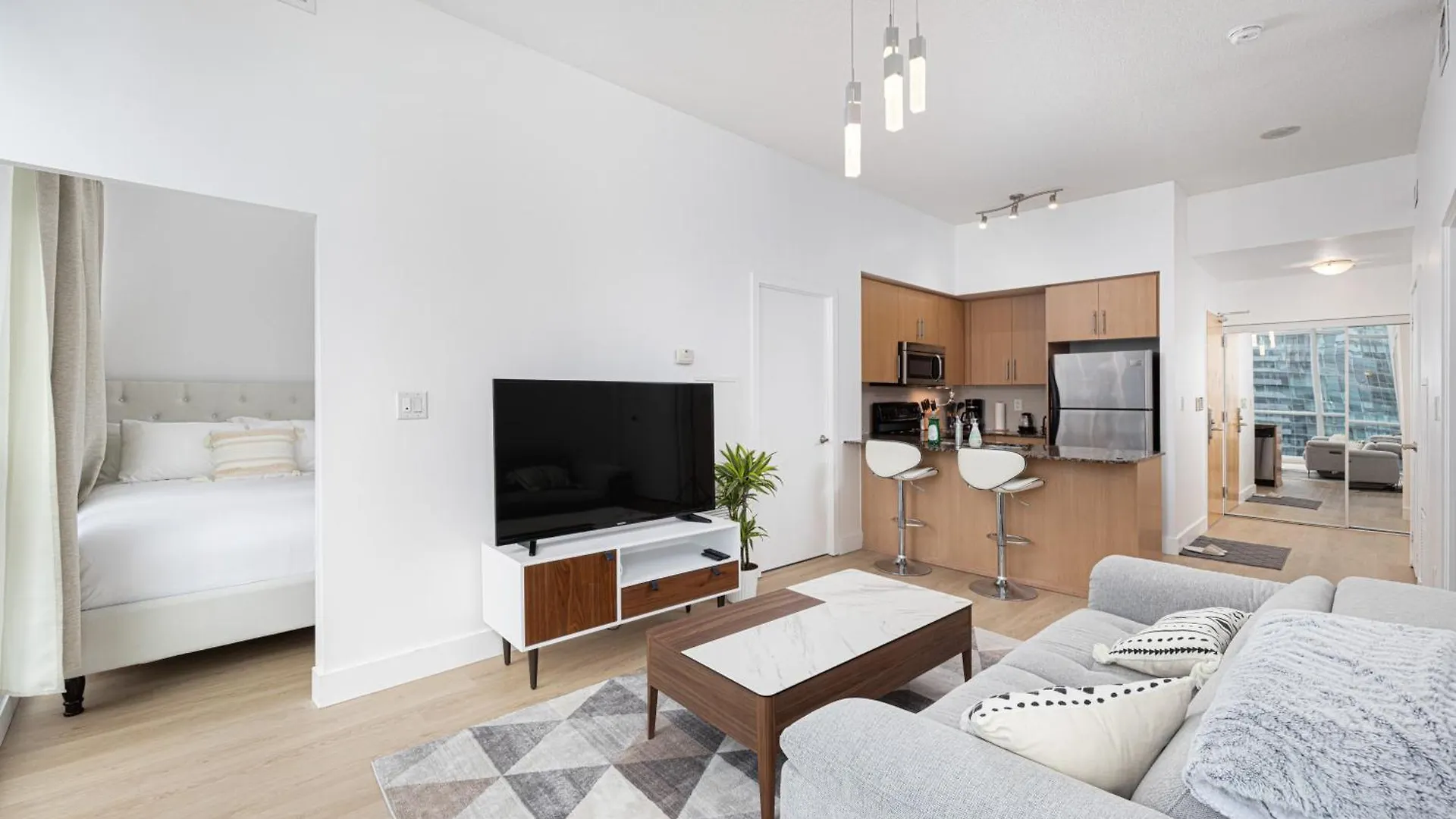 Homestay Newly Renovated Cozy Condo/Union Station Toronto