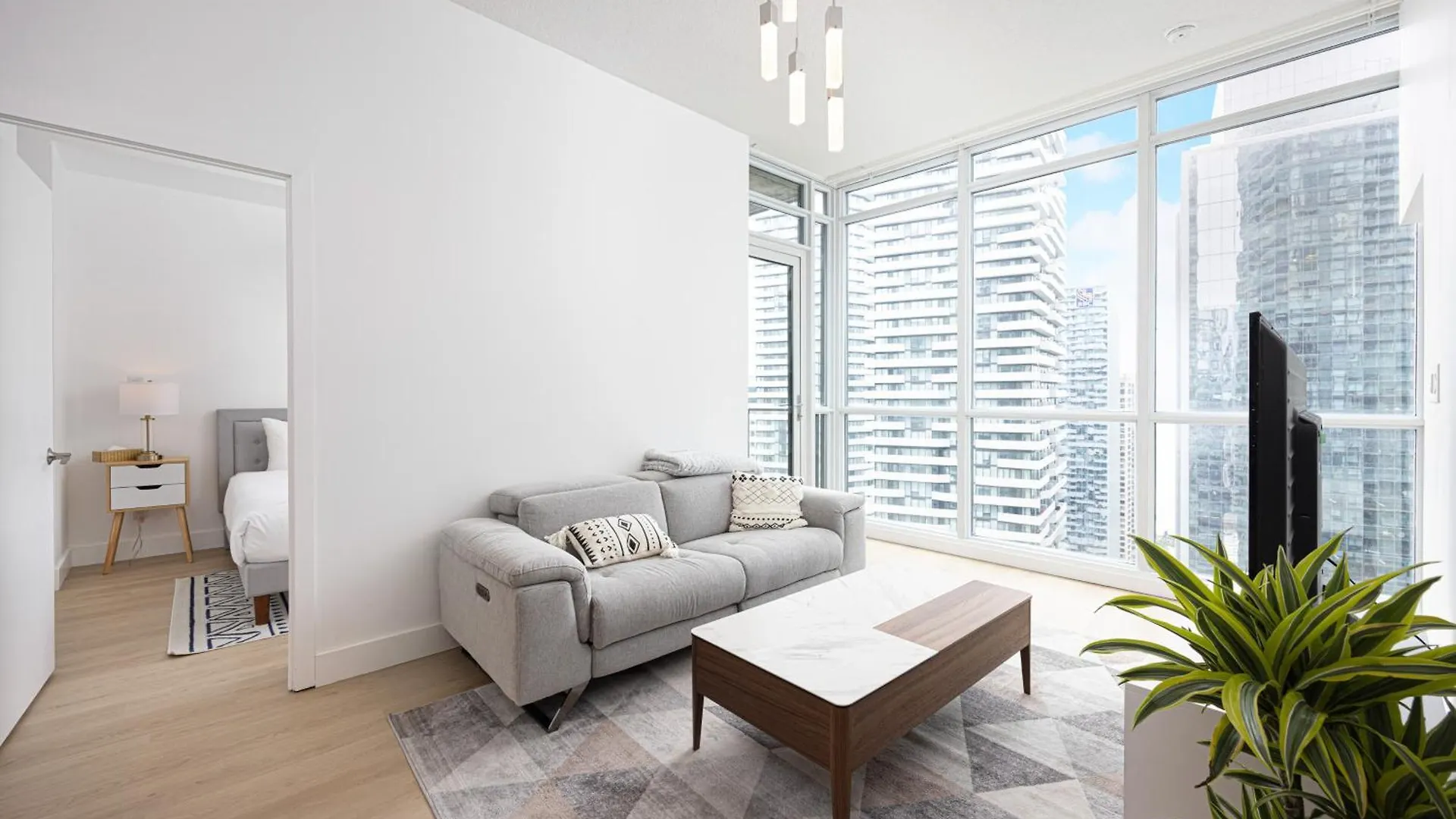 Newly Renovated Cozy Condo/Union Station Toronto 0*,