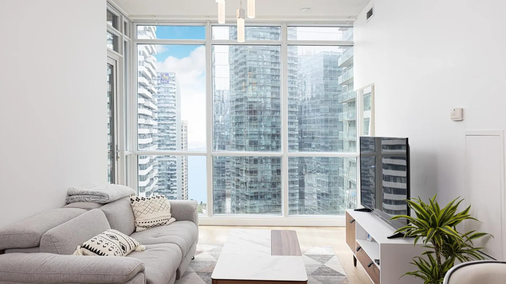 Newly Renovated Cozy Condo/Union Station Toronto 0*,  Canada